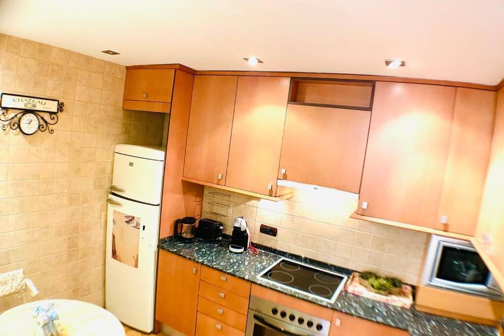 Apartament Mikka Devesa Incles Zewnętrze zdjęcie