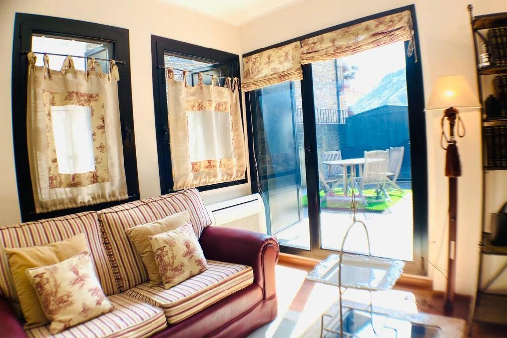 Apartament Mikka Devesa Incles Zewnętrze zdjęcie